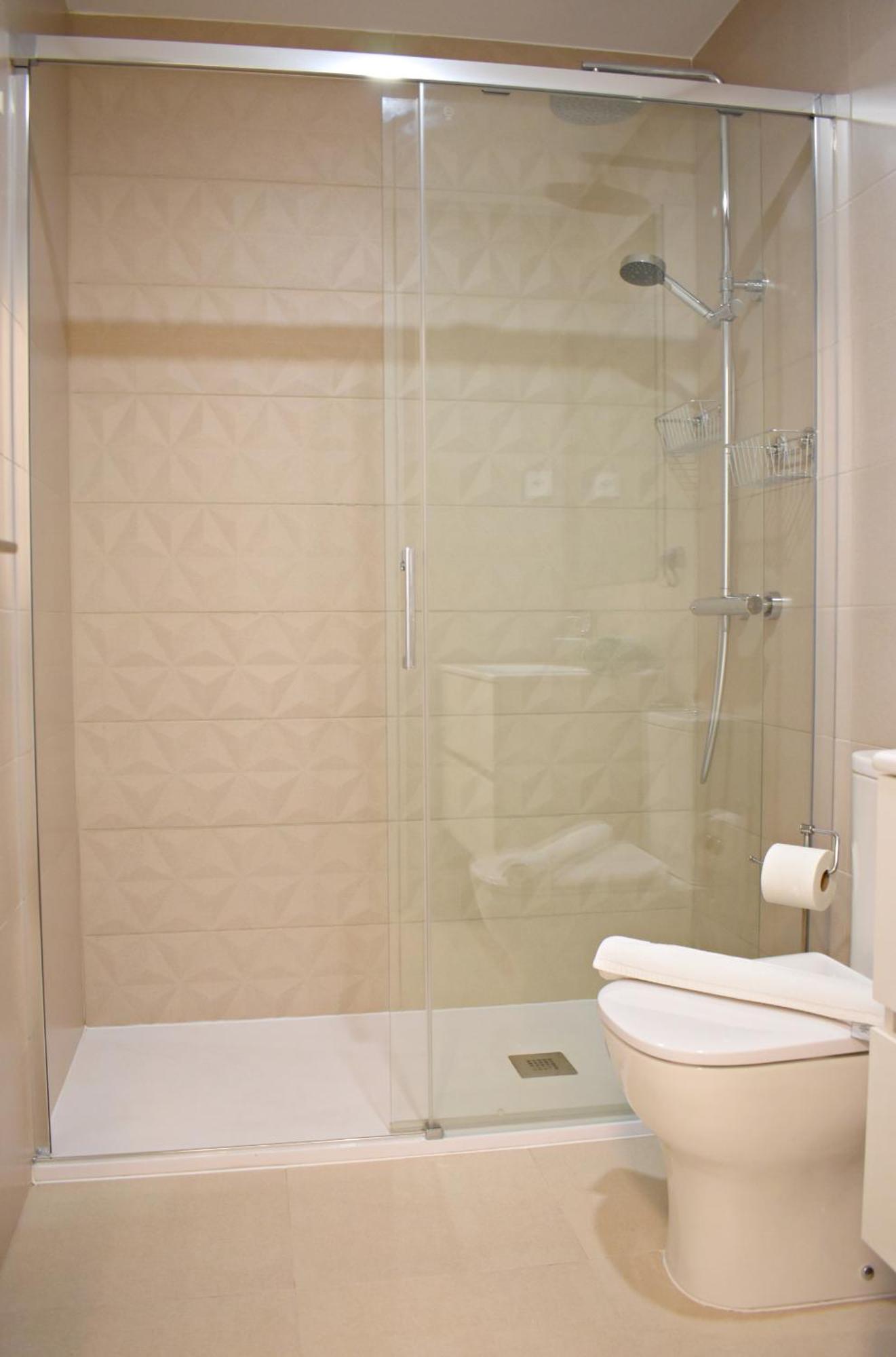 Apartment Malagueta's Cozy With Parking And Swimming Pool Malaga
